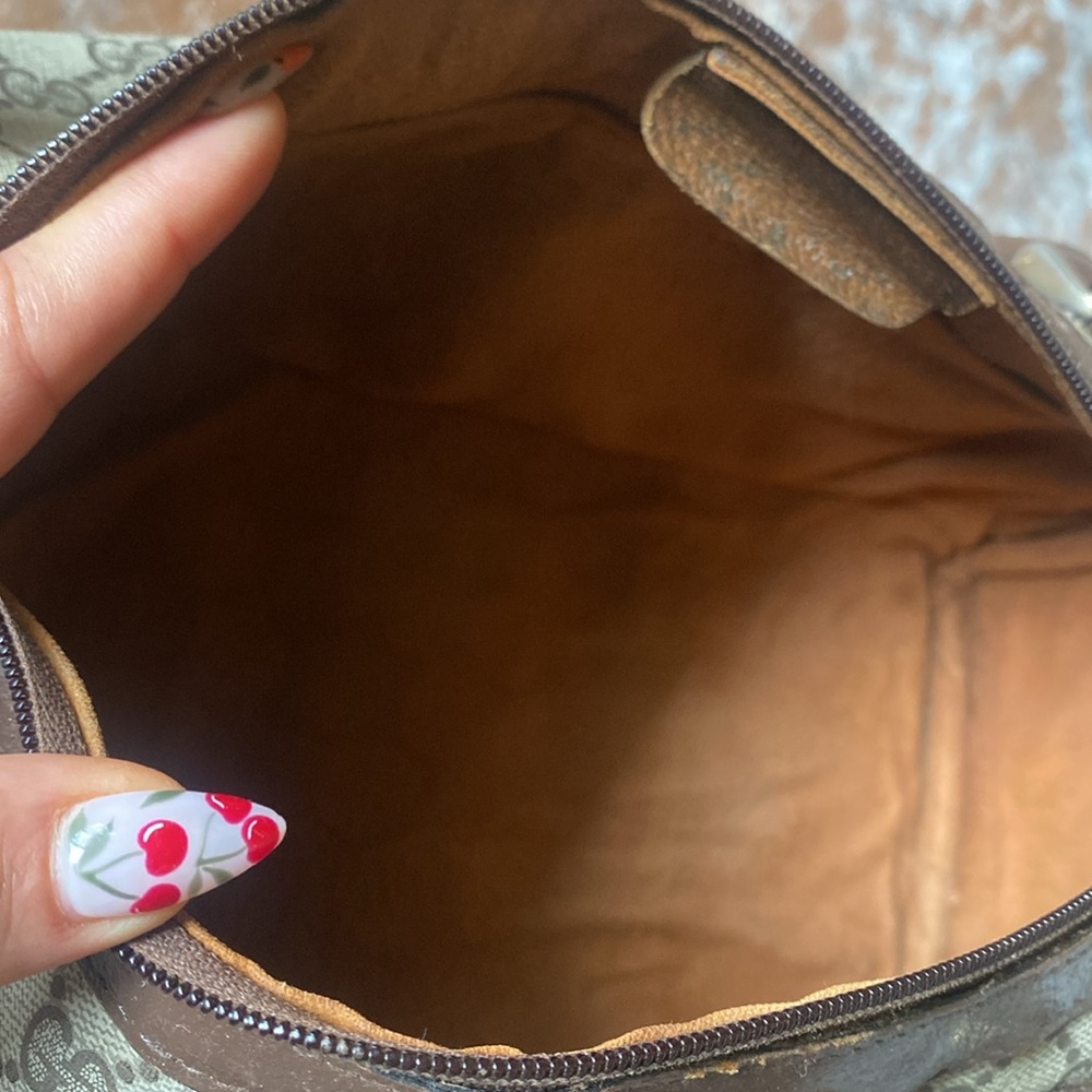 Authentic Gucci Boston Handbag with Cherryline - Picture 7 of 16